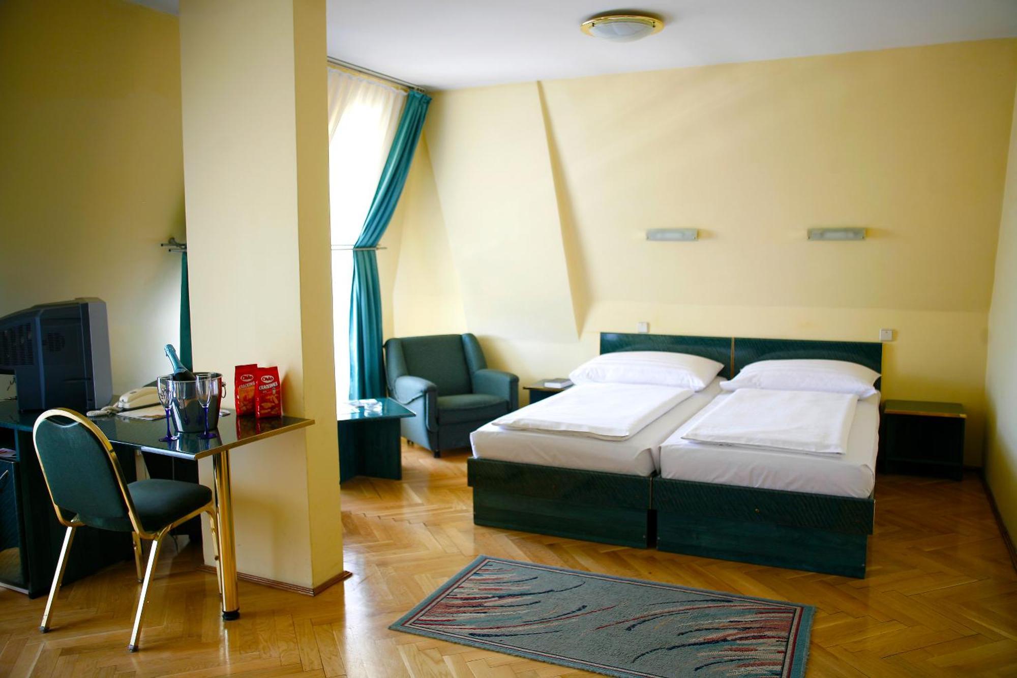 Hotel Bara בודפשט מראה חיצוני תמונה
