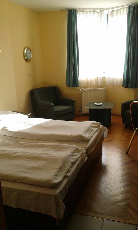 Hotel Bara בודפשט מראה חיצוני תמונה
