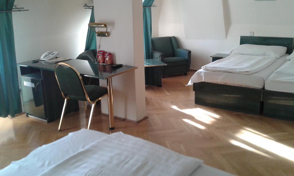 Hotel Bara בודפשט מראה חיצוני תמונה